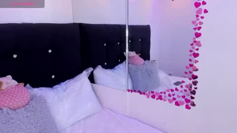 Snapshot of anniie_evans1 chatting on March 2026 05:06:01 PM Annie Evans online show from March 2026 05:06:01 PM