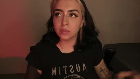 Annika online show from November 2025 02:22:01 AM