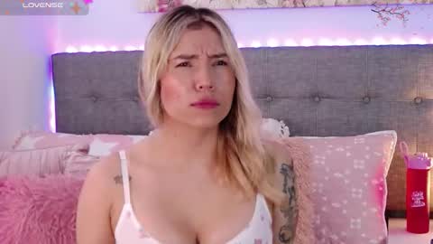 Antonella Lee online show from December 2025 03:52:02 PM