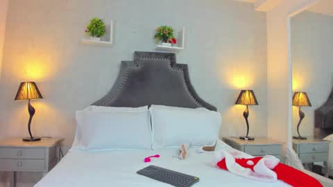 Snapshot of anntoniawood chatting on December 2024 01:50:01 PM Anntonia Woods online show from December 2024 01:50:01 PM