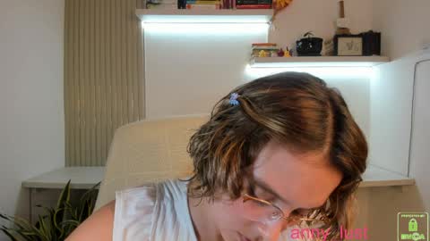 Snapshot of anny_lust chatting on April 2026 04:11:01 PM Issabela online show from April 2026 04:11:01 PM