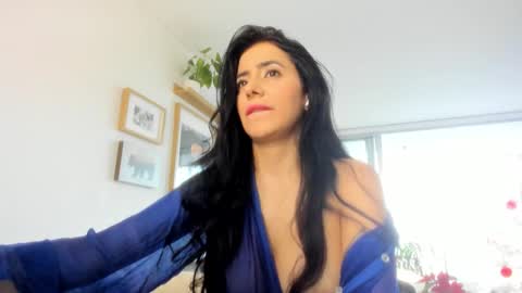 Anny online show from December 2025 10:15:01 PM