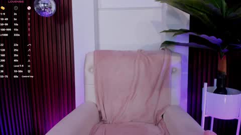 Snapshot of annybuny chatting on December 2024 06:05:01 PM Ana online show from December 2024 06:05:01 PM