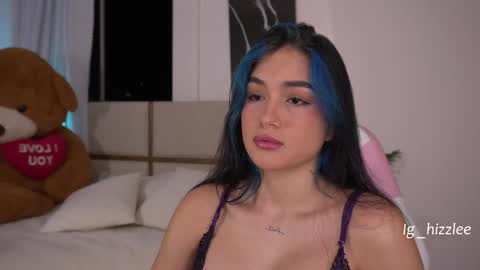 Snapshot of annyhizzle chatting on May 2026 09:26:02 AM online show from May 2026 09:26:02 AM