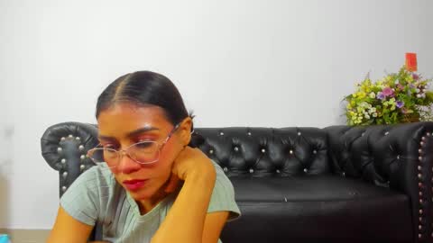 Snapshot of annylittle_ chatting on December 2025 02:06:02 AM LittleSunny My schedule 1400 - 2200 GMT -5 online show from December 2025 02:06:02 AM