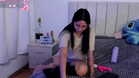 Anny online show from October 2025 11:25:01 AM