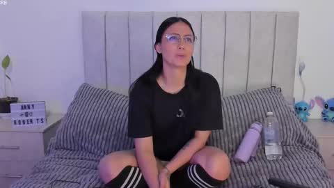 Anny online show from November 2025 10:54:01 PM