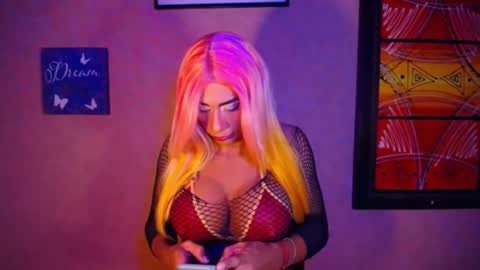 Snapshot of annysheby chatting on March 2025 03:28:02 AM AnnySheby online show from March 2025 03:28:02 AM