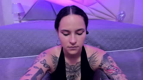 Snapshot of annythomsonn chatting on January 2025 09:20:01 PM AnnyT online show from January 2025 09:20:01 PM
