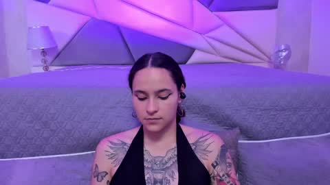 Snapshot of annythomsonn chatting on January 2025 12:30:01 AM AnnyT online show from January 2025 12:30:01 AM