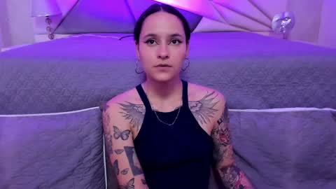 Snapshot of annythomsonn chatting on January 2025 01:16:02 AM AnnyT online show from January 2025 01:16:02 AM