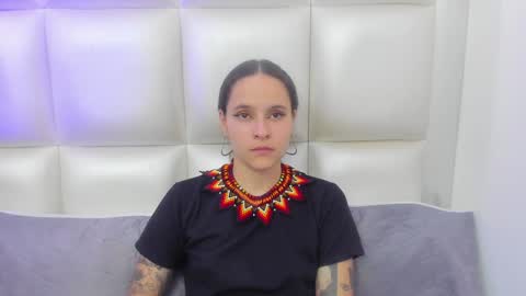 Snapshot of annythomsonn chatting on January 2025 04:22:02 AM AnnyT online show from January 2025 04:22:02 AM
