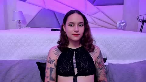 Snapshot of annythomsonn chatting on January 2025 08:22:01 PM AnnyT online show from January 2025 08:22:01 PM