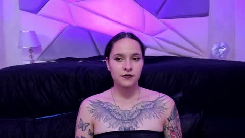 Snapshot of annythomsonn chatting on February 2025 01:44:02 AM AnnyT online show from February 2025 01:44:02 AM