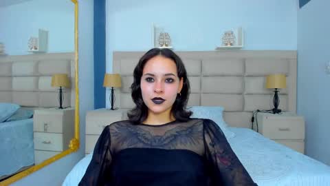 Snapshot of annythomsonn chatting on September 2025 09:37:01 PM AnnyT online show from September 2025 09:37:01 PM