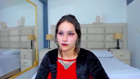Snapshot of annythomsonn chatting on September 2025 08:19:01 PM AnnyT online show from September 2025 08:19:01 PM