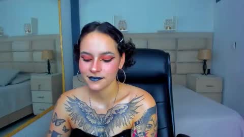 Snapshot of annythomsonn chatting on September 2025 09:29:02 PM AnnyT online show from September 2025 09:29:02 PM
