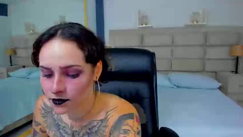 Snapshot of annythomsonn chatting on October 2025 10:22:02 PM AnnyT online show from October 2025 10:22:02 PM