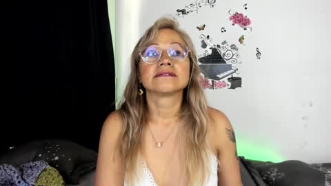 Snapshot of anthonela_mature_ chatting on December 2024 09:17:01 PM anthonela_mature_ online show from December 2024 09:17:01 PM