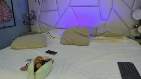 anthonelaDuque online show from March 2026 11:47:02 AM