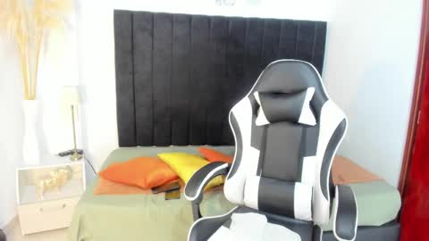       online show from November 2025 12:33:01 AM