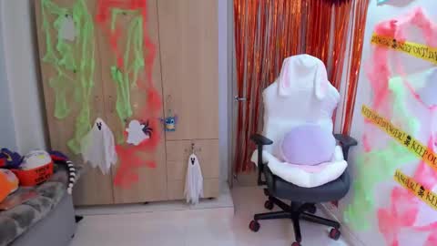 Snapshot of anto_sweet18 chatting on October 2025 12:27:01 AM My birthday is on december 2nd surprise me with a gift from my amazonlist online show from October 2025 12:27:01 AM