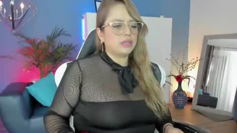 Antonella online show from June 2026 08:00:01 PM