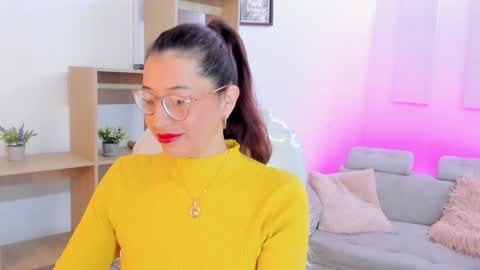 Snapshot of antoneella__ chatting on September 2025 12:10:01 PM Antonella online show from September 2025 12:10:01 PM