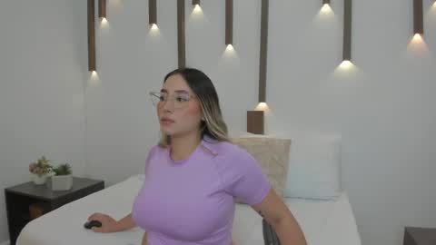 Snapshot of antonella_cutie_ chatting on January 2025 12:10:01 PM A N T O N E L L A online show from January 2025 12:10:01 PM