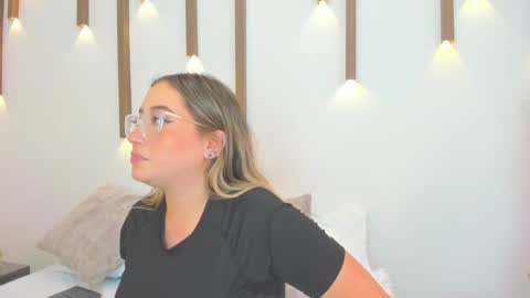Snapshot of antonella_cutie_ chatting on March 2025 04:28:02 PM A N T O N E L L A online show from March 2025 04:28:02 PM