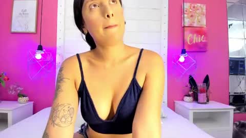 Snapshot of antonella_morrison chatting on July 2026 03:23:01 AM Antonella online show from July 2026 03:23:01 AM