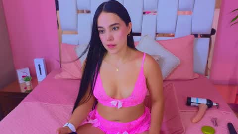 Snapshot of antonellaa_hanks chatting on December 2024 01:24:02 PM online show from December 2024 01:24:02 PM