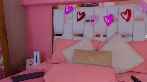 Snapshot of antonellaa_hanks chatting on March 2025 01:28:01 PM online show from March 2025 01:28:01 PM