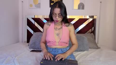 Snapshot of antonellaconelly chatting on September 2025 08:19:01 PM antonellaconelly online show from September 2025 08:19:01 PM