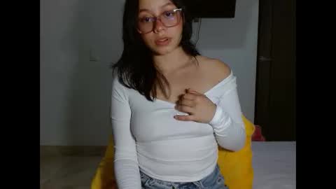 ANTONELLA online show from October 2025 05:00:02 AM