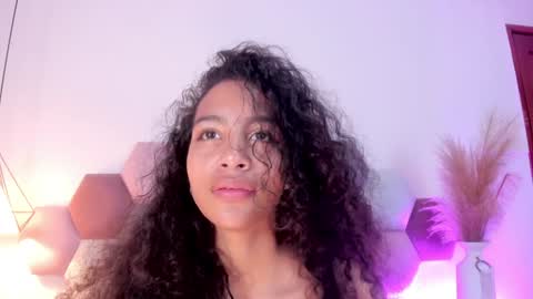 Snapshot of antonellahall_ chatting on January 2025 03:01:02 PM AntonellaHall online show from January 2025 03:01:02 PM