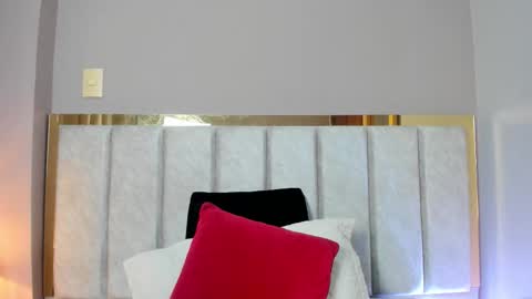 Snapshot of antonellahall_ chatting on November 2025 12:08:02 PM AntonellaHall online show from November 2025 12:08:02 PM