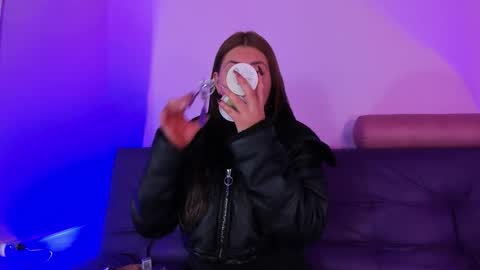 Antonellajohnston online show from October 2025 12:04:02 PM