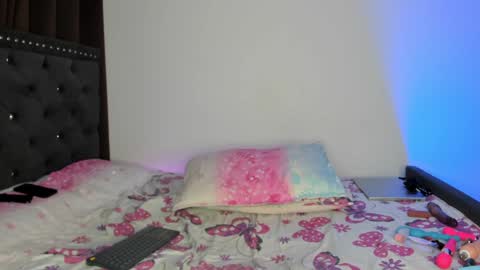 Snapshot of antonellaporter chatting on December 2024 11:43:02 PM help me reach 100 likes babe online show from December 2024 11:43:02 PM