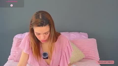 Snapshot of antonellarossii_ chatting on June 2026 03:17:01 PM Antonella online show from June 2026 03:17:01 PM