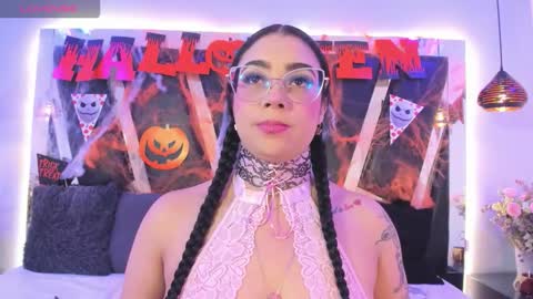 A N T O N E L L E  online show from October 2025 11:22:01 AM