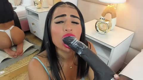 Antonia online show from October 2025 12:58:01 PM