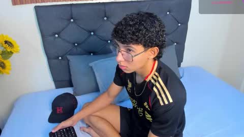 Antonio online show from December 2025 12:54:01 PM