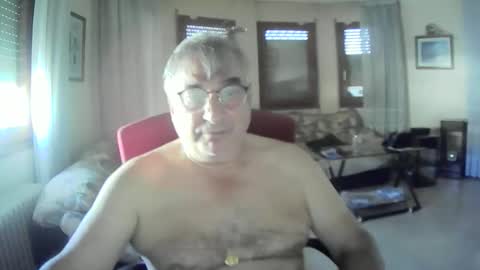 Snapshot of antonio2605 chatting on October 2025 01:55:01 PM Antonio online show from October 2025 01:55:01 PM
