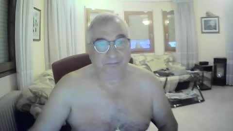 Snapshot of antonio2605 chatting on October 2025 11:05:01 PM Antonio online show from October 2025 11:05:01 PM