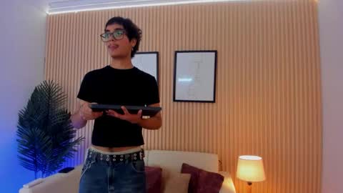 Snapshot of antonio_rowan chatting on December 2025 02:04:02 PM Antonio online show from December 2025 02:04:02 PM