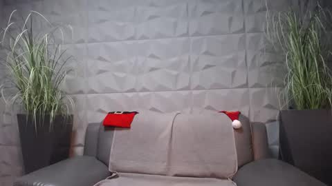 Snapshot of antoniovalentinidiamond chatting on December 2024 08:09:01 PM HI My name is Antonio online show from December 2024 08:09:01 PM