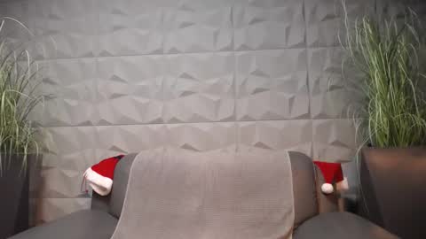 Snapshot of antoniovalentinidiamond chatting on December 2024 11:24:01 PM HI My name is Antonio online show from December 2024 11:24:01 PM