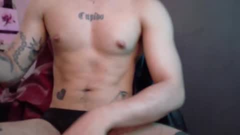 antonnello_ online show from April 2026 07:00:01 PM