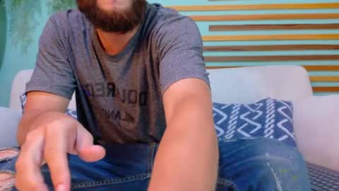 Juan Camilo online show from April 2026 07:01:01 PM